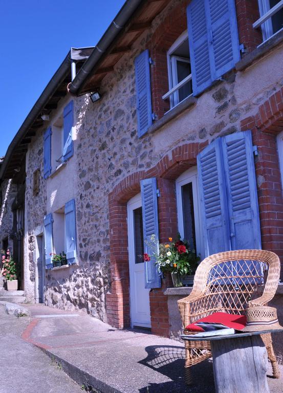 La Ferme Aux Abeilles Ambierle Exterior foto